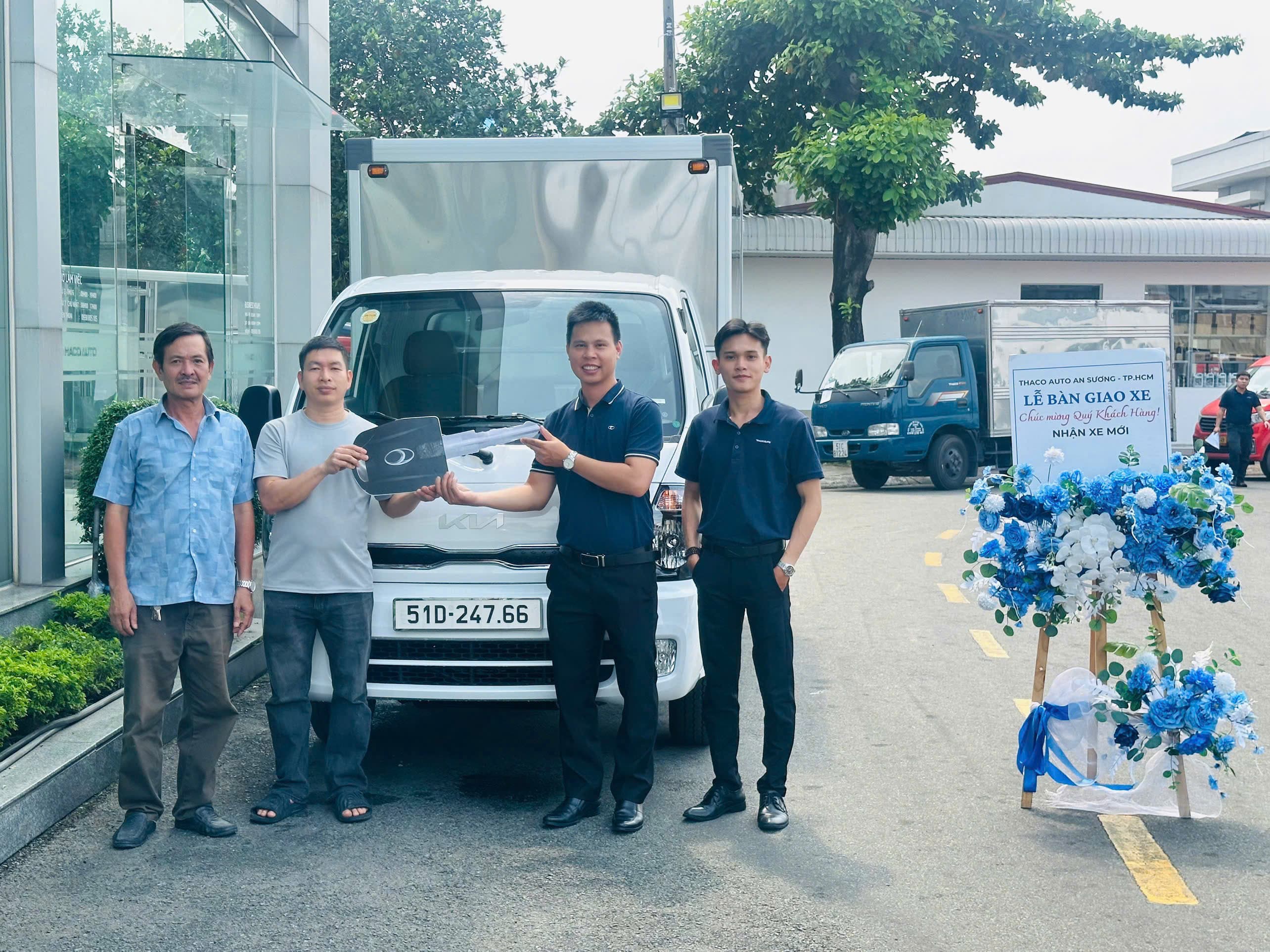 Bàn giao xe tải Kia Thùng Bạt chất lượng cao